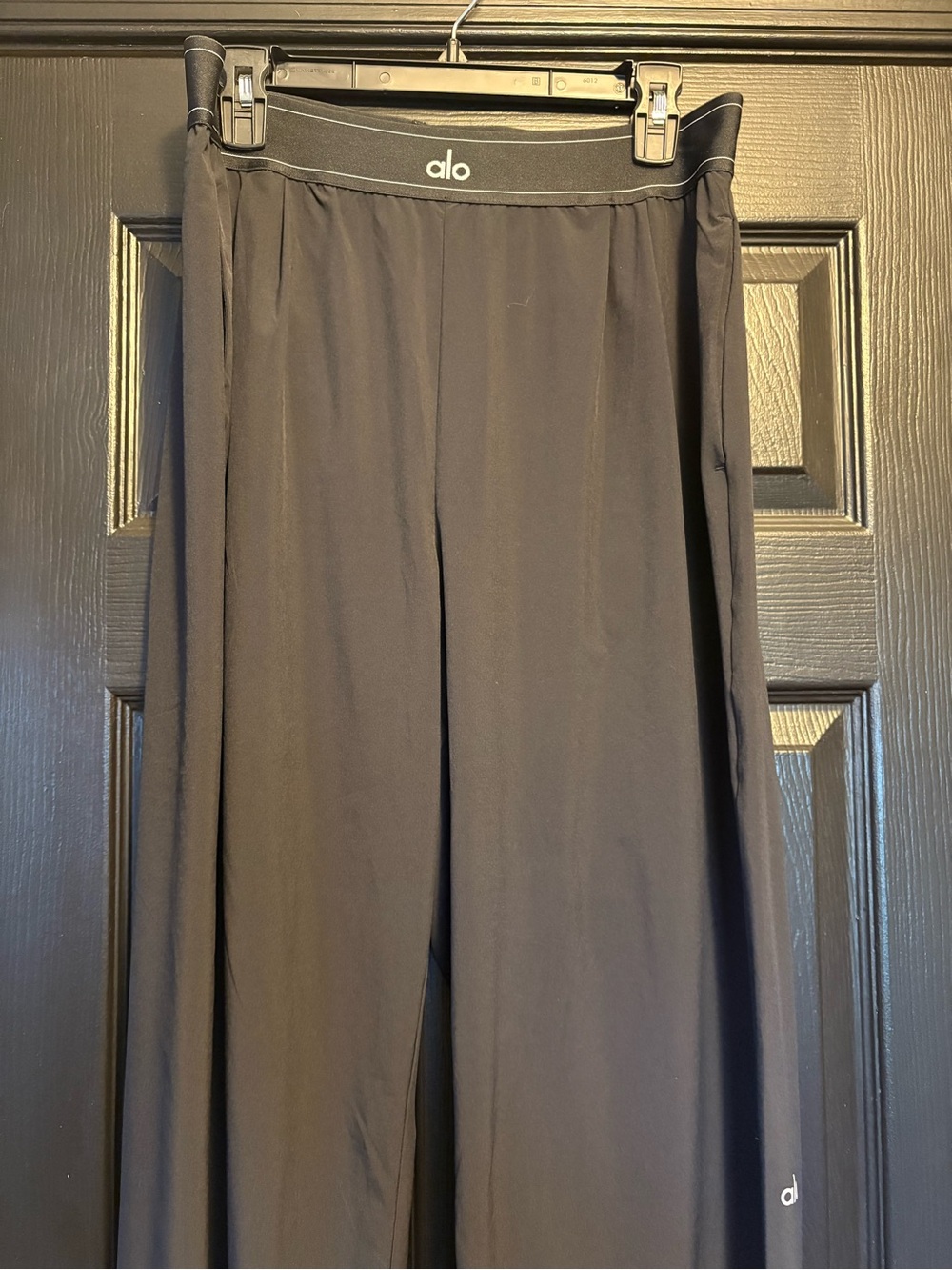 ALO Yoga Wide-Leg High-Rise Pants in Black - Picture 2 of 3